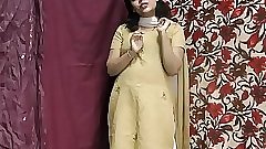 Rupali indian girl in shalwar suit stripping show