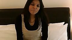 Indian gujarati mature babe kavya sharma big tits masturbation